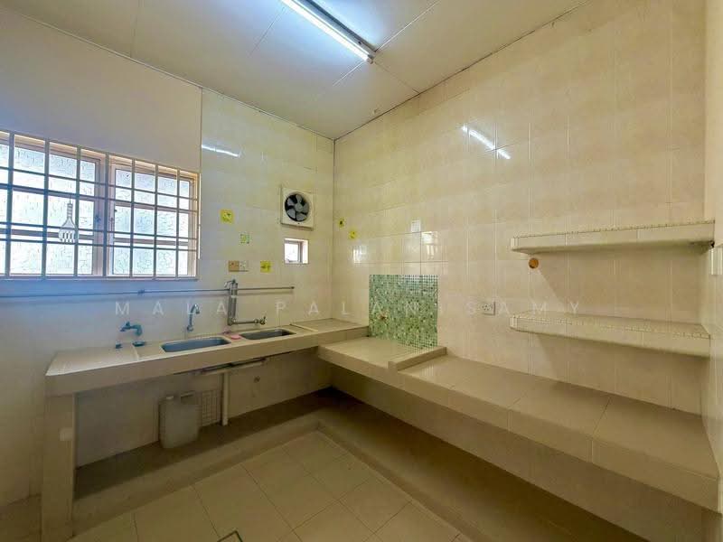 Rumah Teres 2-Tingkat untuk Dijual di Bandar Bukit Tinggi (Klang) - Mala Palanisamy - Kitchen - PropertyGuru.com.my