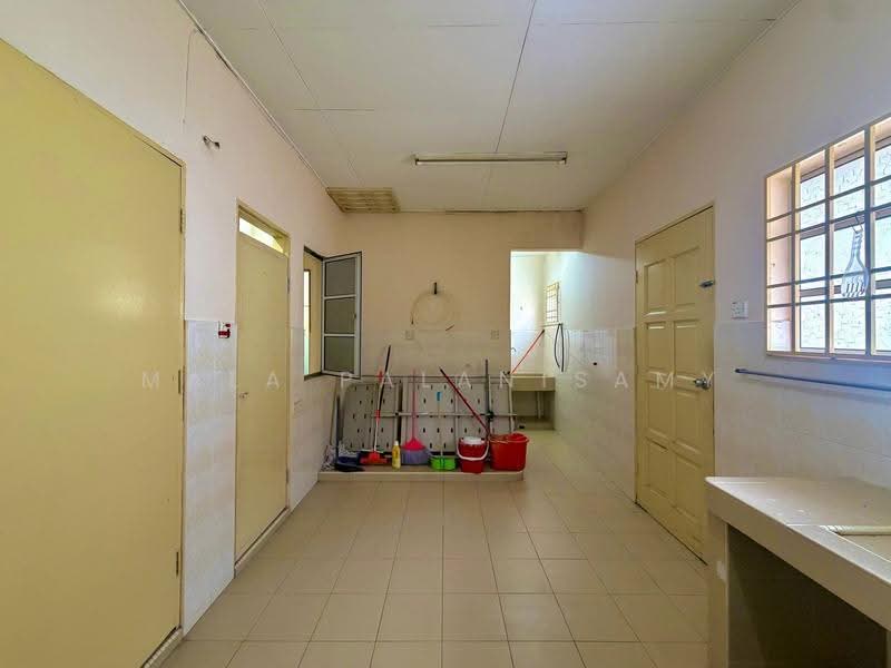 Rumah Teres 2-Tingkat untuk Dijual di Bandar Bukit Tinggi (Klang) - Mala Palanisamy - Kitchen - PropertyGuru.com.my