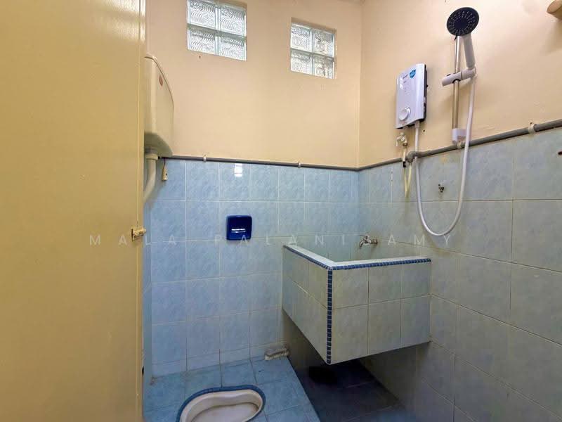 Rumah Teres 2-Tingkat untuk Dijual di Bandar Bukit Tinggi (Klang) - Mala Palanisamy - Bathroom - PropertyGuru.com.my