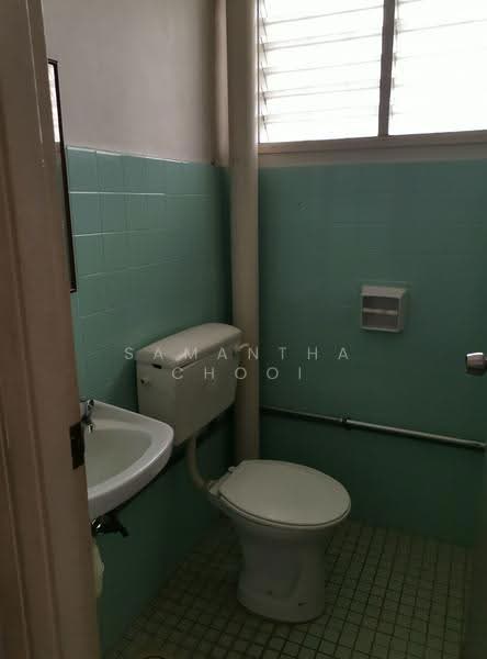 2-storey Terraced House for Rent in SS19 (Subang Jaya) - Samantha Chooi - Bathroom - PropertyGuru.com.my