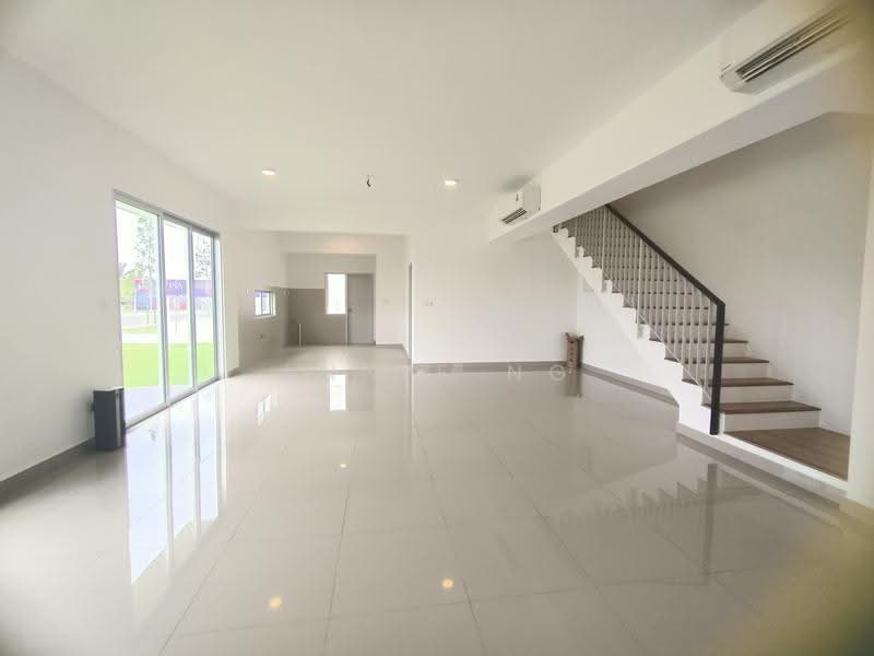 Rumah Teres untuk Dijual di Rawang (Selangor) - Annie Ng - Living Room - PropertyGuru.com.my