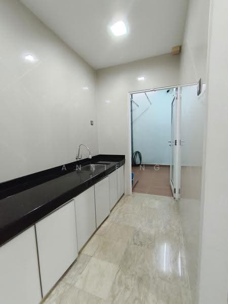 Semi-Detached House for Sale in Kota Emerald (Rawang) - Annie Ng - Kitchen - PropertyGuru.com.my