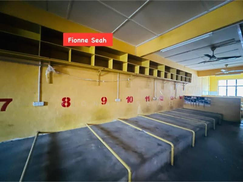 Kedai untuk Disewa di Parit Buntar (Perak) - Fionne Seah - Car Park - PropertyGuru.com.my