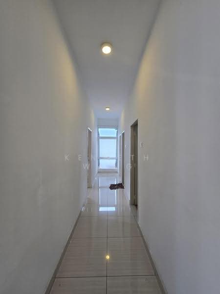 Kondominium untuk Disewa di Damansara Foresta - Kenneth Wang - Corridor - PropertyGuru.com.my