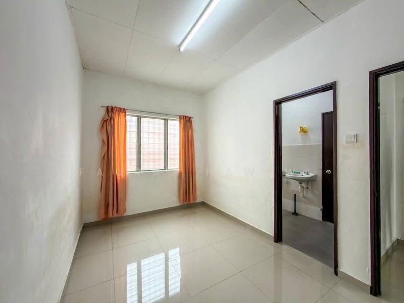 2-storey Terraced House for Sale in Jenjarom (Selangor) - Fauran Nawawi - PropertyGuru.com.my
