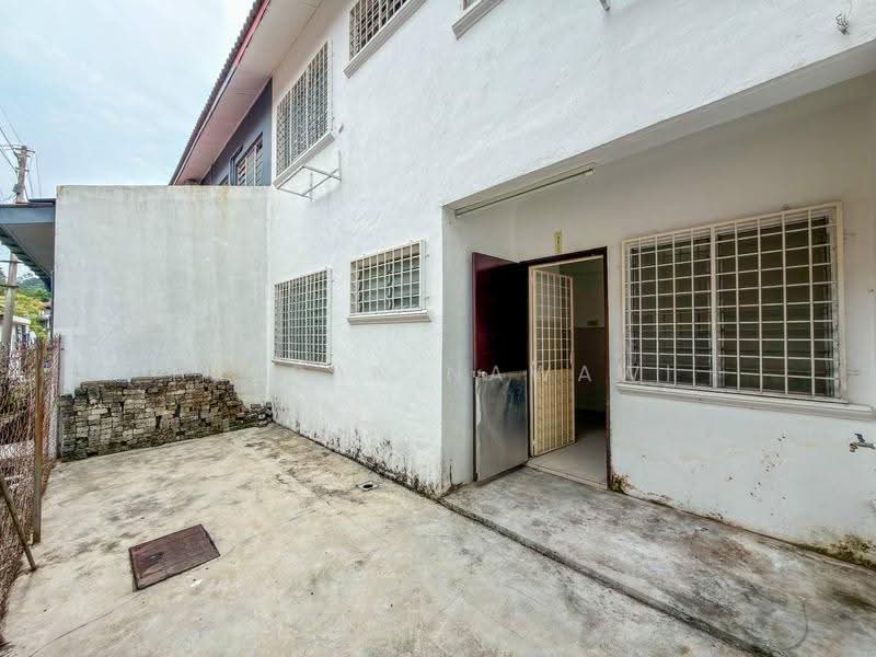 2-storey Terraced House for Sale in Jenjarom (Selangor) - Fauran Nawawi - PropertyGuru.com.my