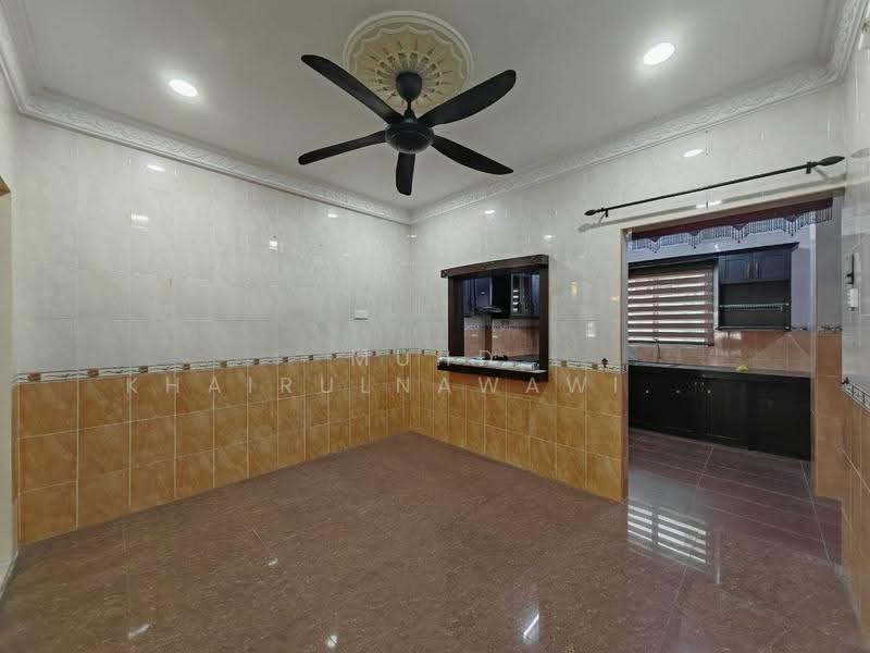 2-storey Terraced House for Sale in Taman Sri Bayu (Rawang) - Muhd Khairulnawawi Kamaruddin - Kitchen - PropertyGuru.com.my
