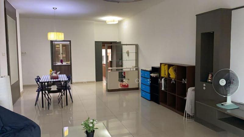 Kondominium untuk Dijual di East Lake Residence - Nurain Rosman - Living Room - PropertyGuru.com.my