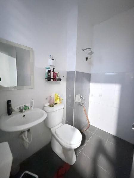 Rumah Teres untuk Dijual di Taman Mutiara Rini (Skudai) - Michael Ah Kang - Bathroom - PropertyGuru.com.my