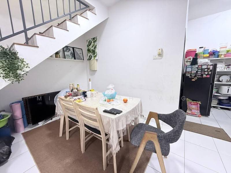 Rumah Teres untuk Dijual di Taman Mutiara Rini (Skudai) - Michael Ah Kang - Dining Room - PropertyGuru.com.my