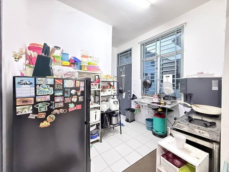 Rumah Teres untuk Dijual di Taman Mutiara Rini (Skudai) - Michael Ah Kang - Kitchen - PropertyGuru.com.my