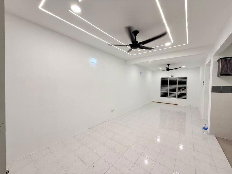 Pangsapuri untuk Dijual di Villa Tropika - Fauran Nawawi - Living Room - PropertyGuru.com.my