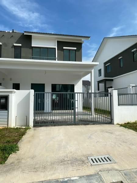 Rumah Berkembar untuk Disewa di Taman Scientex Rawang (Rawang) - LEON WONG - Exterior - PropertyGuru.com.my