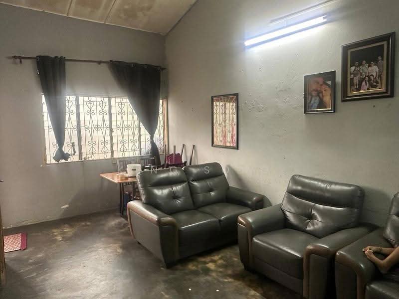 Rumah Teres 1-Tingkat untuk Dijual di Taman Melaka Baru (Batu Berendam) - King Song - Living Room - PropertyGuru.com.my