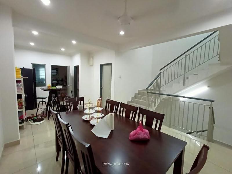 Rumah Teres 2.5-Tingkat untuk Dijual di Kajang (Selangor) - Mohd Ghazali - Dining Room - PropertyGuru.com.my