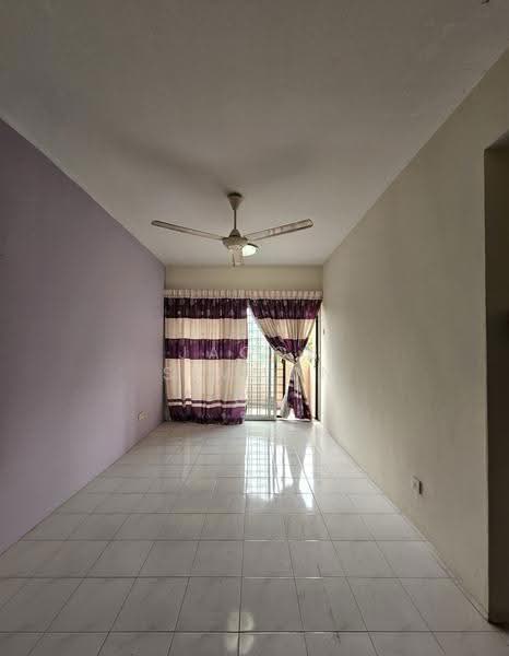 Pangsapuri untuk Disewa di Juara Suria Apartment - Jacob Simmon - Living Room - PropertyGuru.com.my
