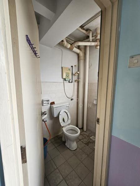 Pangsapuri untuk Disewa di Juara Suria Apartment - Jacob Simmon - Bathroom - PropertyGuru.com.my