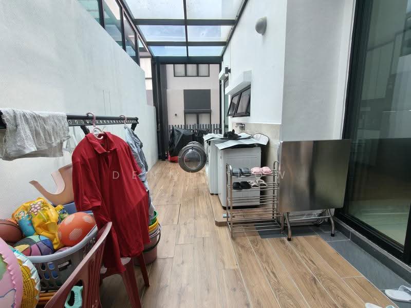 Rumah Teres 2-Tingkat untuk Dijual di Setia Alam (Selangor) - Dennis Low - Balcony - PropertyGuru.com.my