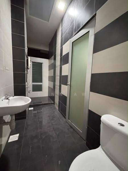 Kondominium untuk Disewa di The Seed Taman Sutera Utama - Finn Aw - Bathroom - PropertyGuru.com.my