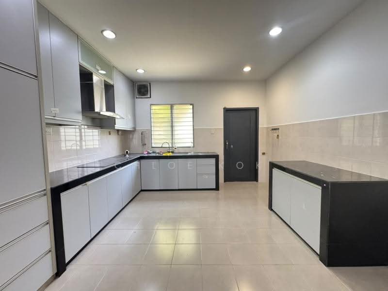 Rumah Teres 2-Tingkat untuk Dijual di Kota Emerald (Rawang) - Chloe Kok - Kitchen - PropertyGuru.com.my