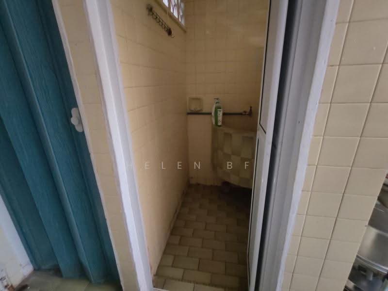 Rumah Teres untuk Dijual di Taman Hilir (Melaka City) - Helen BF - Bathroom - PropertyGuru.com.my