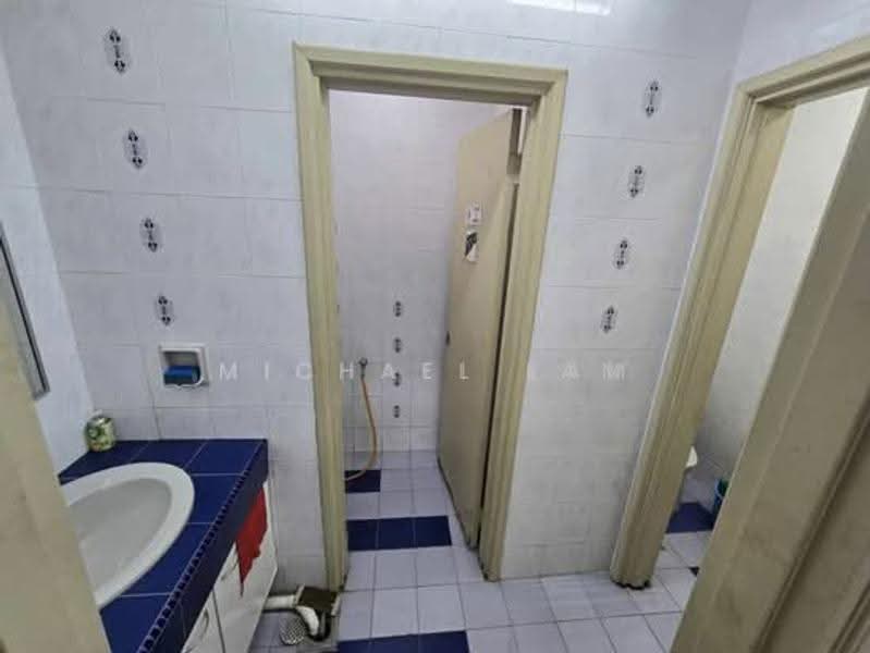Shop / Office for Sale in Petaling Jaya (Selangor) - Michael Lam - Bathroom - PropertyGuru.com.my