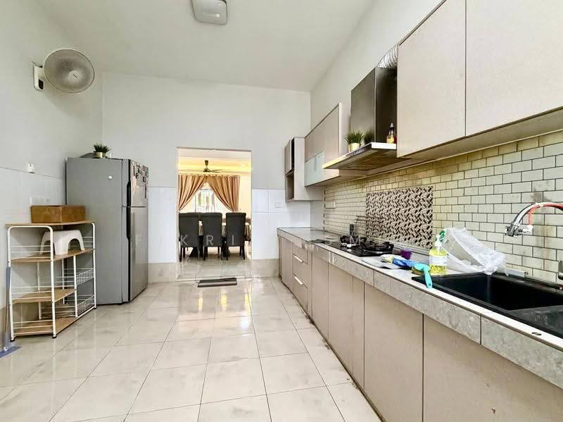 Rumah Teres 2-Tingkat untuk Dijual di Serene Heights (Semenyih) - Fikri Yasmin - Kitchen - PropertyGuru.com.my