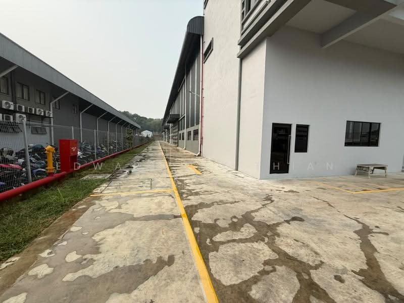 Detached Factory for Rent in Shah Alam (Selangor) - Edward Pek Thian Kor - Exterior - PropertyGuru.com.my