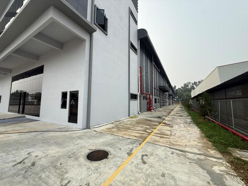 Detached Factory for Rent in Shah Alam (Selangor) - Edward Pek Thian Kor - Exterior - PropertyGuru.com.my