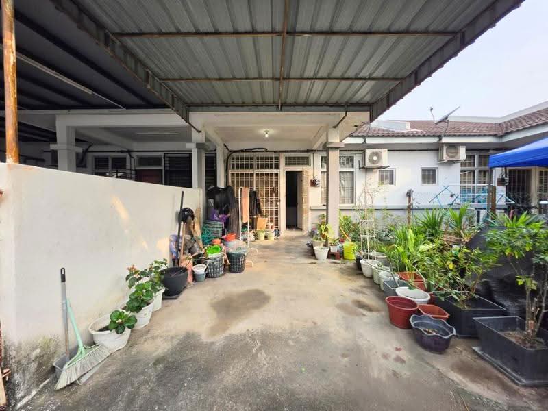 1-storey Terraced House for Sale in Bandar Saujana Putra (Tanjong Duabelas) - Amierul Hafizie - Exterior - PropertyGuru.com.my
