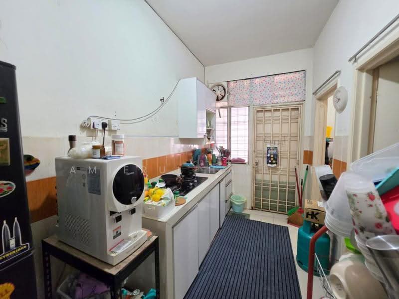 1-storey Terraced House for Sale in Bandar Saujana Putra (Tanjong Duabelas) - Amierul Hafizie - Kitchen - PropertyGuru.com.my