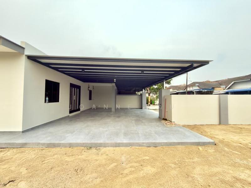 Rumah Teres 1-Tingkat untuk Dijual di Taman Universiti (Sri Gading) - Joanne Lau - Exterior - PropertyGuru.com.my
