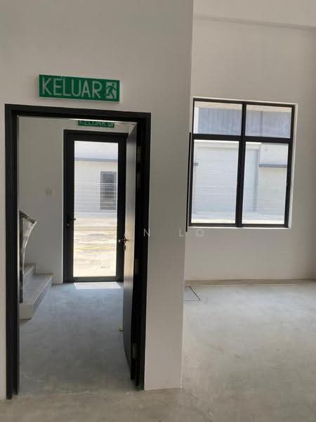 Semi-D Factory for Sale in Eco Business Park V (Puncak Alam) - Dan Lo - Entrance - PropertyGuru.com.my