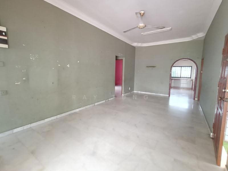 Bungalow House untuk Disewa di Taman Istimewa (Tebrau) - Ray Tung - Living Room - PropertyGuru.com.my