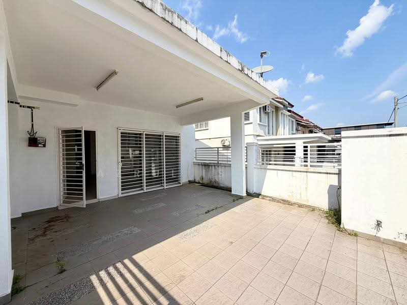 Rumah Teres 2-Tingkat untuk Dijual di Seri Kembangan (Selangor) - Azrul Ismail - Exterior - PropertyGuru.com.my
