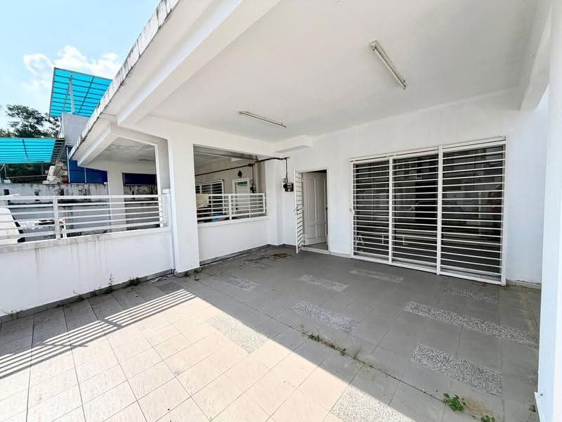 Rumah Teres 2-Tingkat untuk Dijual di Seri Kembangan (Selangor) - Azrul Ismail - Exterior - PropertyGuru.com.my