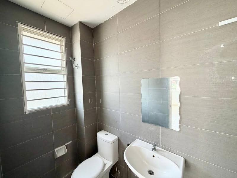 Rumah Teres 2-Tingkat untuk Dijual di Seri Kembangan (Selangor) - Azrul Ismail - Bathroom - PropertyGuru.com.my