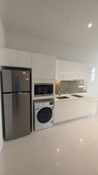 Kediaman Servis untuk Dijual di Pavilion Ceylon Hill - Yen Cheah - Kitchen - PropertyGuru.com.my