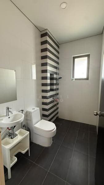 Semi-Detached House for Rent in East Ledang (Iskandar Puteri (Nusajaya)) - Daniel Yong - Bathroom - PropertyGuru.com.my