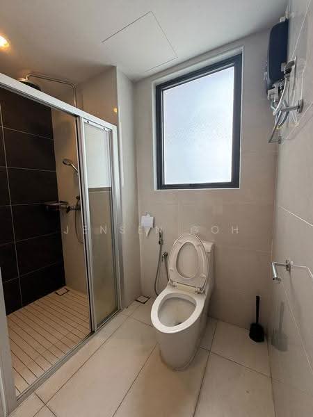 Kondominium untuk Disewa di Royal Strand @ Country Garden Danga Bay - Jensen Goh - Bathroom - PropertyGuru.com.my