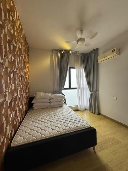 Kondominium untuk Disewa di Royal Strand @ Country Garden Danga Bay - Jensen Goh - Bedroom - PropertyGuru.com.my