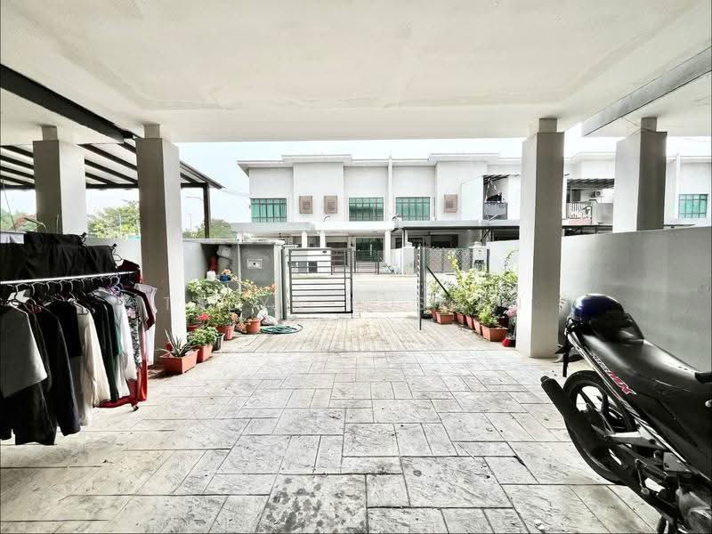 2-storey Terraced House for Sale in Seksyen 30 (Shah Alam) - Tasya Ruslan - PropertyGuru.com.my