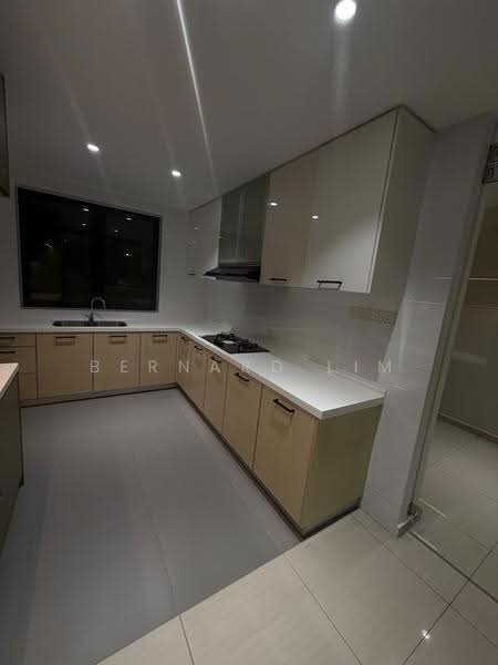 Kediaman Servis untuk Disewa di Molek Pine 4 - Bernard Lim - PropertyGuru.com.my