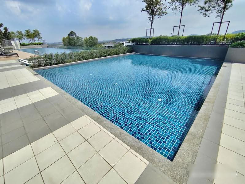 Kediaman Servis untuk Dijual di Tulip Residence - P M Chan - Pool - PropertyGuru.com.my