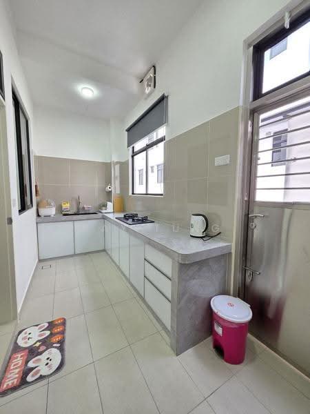 Rumah Teres 2-Tingkat untuk Disewa di Taman Desa Tebrau (Tebrau) - Ray Tung - Kitchen - PropertyGuru.com.my