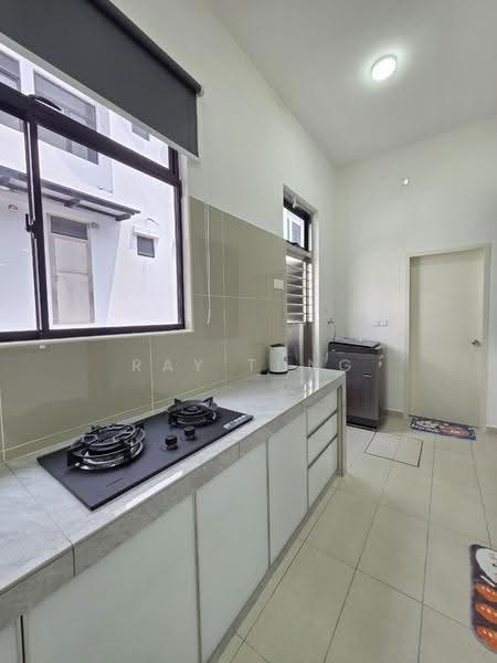Rumah Teres 2-Tingkat untuk Disewa di Taman Desa Tebrau (Tebrau) - Ray Tung - Kitchen - PropertyGuru.com.my