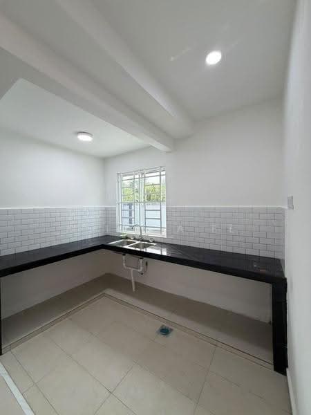 1-storey Terraced House for Sale in Taman Indah (Tampoi) - Melinda Ee - Kitchen - PropertyGuru.com.my