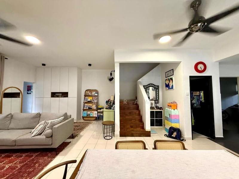 2-storey Terraced House for Sale in Denai Alam (Shah Alam) - Ishak Ramli - Living Room - PropertyGuru.com.my