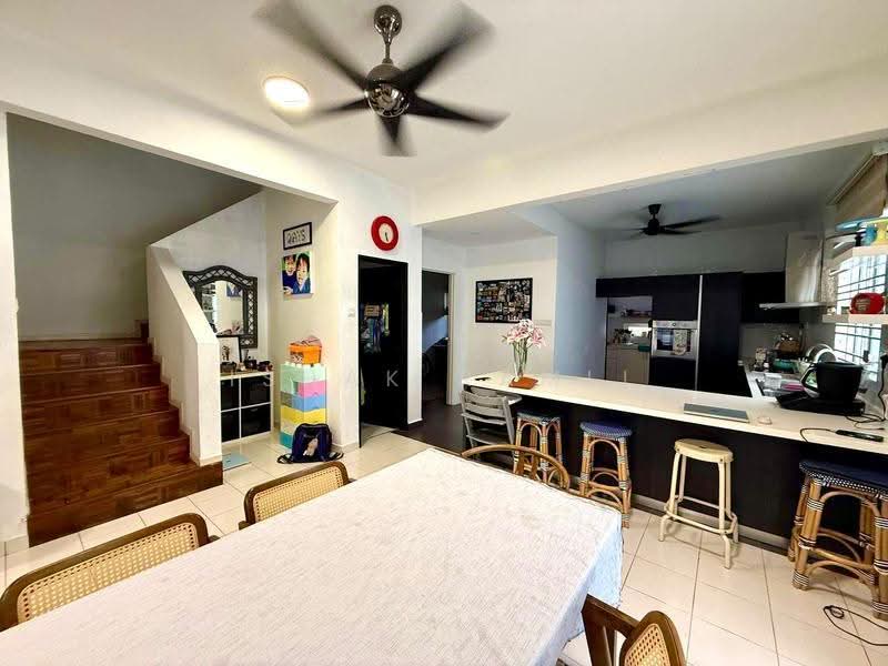 2-storey Terraced House for Sale in Denai Alam (Shah Alam) - Ishak Ramli - Dining Room - PropertyGuru.com.my