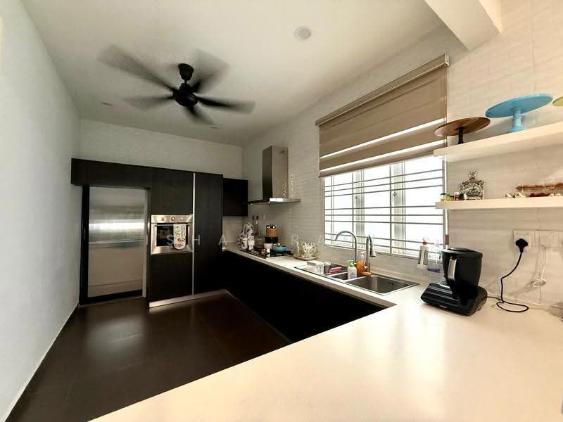 2-storey Terraced House for Sale in Denai Alam (Shah Alam) - Ishak Ramli - Kitchen - PropertyGuru.com.my